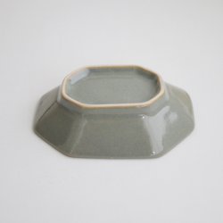 画像4: 土井善男：草花文イッチン8角板皿 薄墨