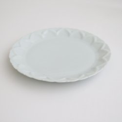 画像5: 土井善男：乳白釉蓮華文7寸皿