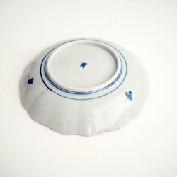 画像4: 萠窯：六寸輪花皿（染付牡丹唐草）