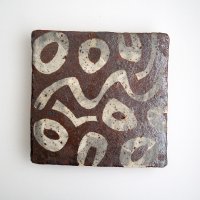 清水しおり：三ツ足角台皿（c）