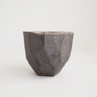 山本 哲也：鉄釉白泥彩面取Cup